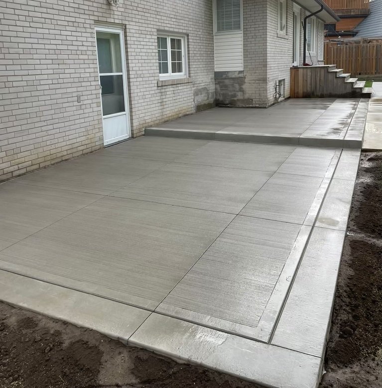 brushed-concrete-back-patio