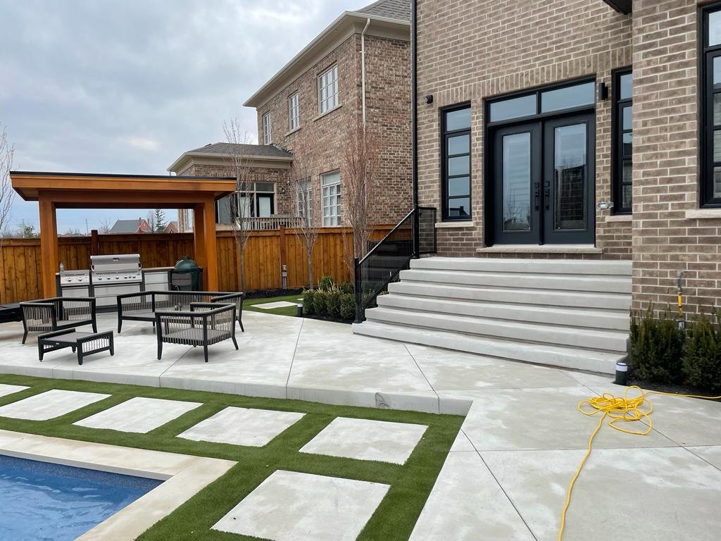 Backyard Makeover with Modern Concrete Landscaping