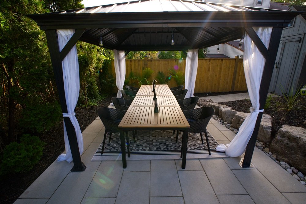 burlington-pool-deck-interlocking-backyard